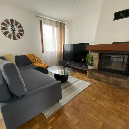 Maison chaleureuse avec un grand jardin La Bonneville Extérieur photo