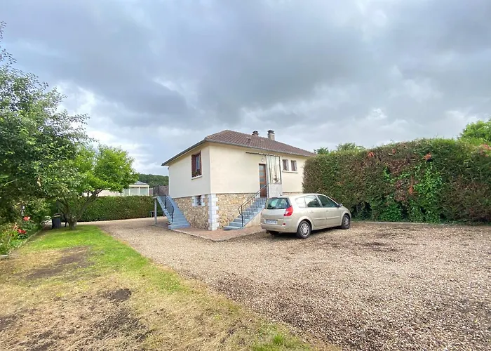 Maison chaleureuse avec un grand jardin