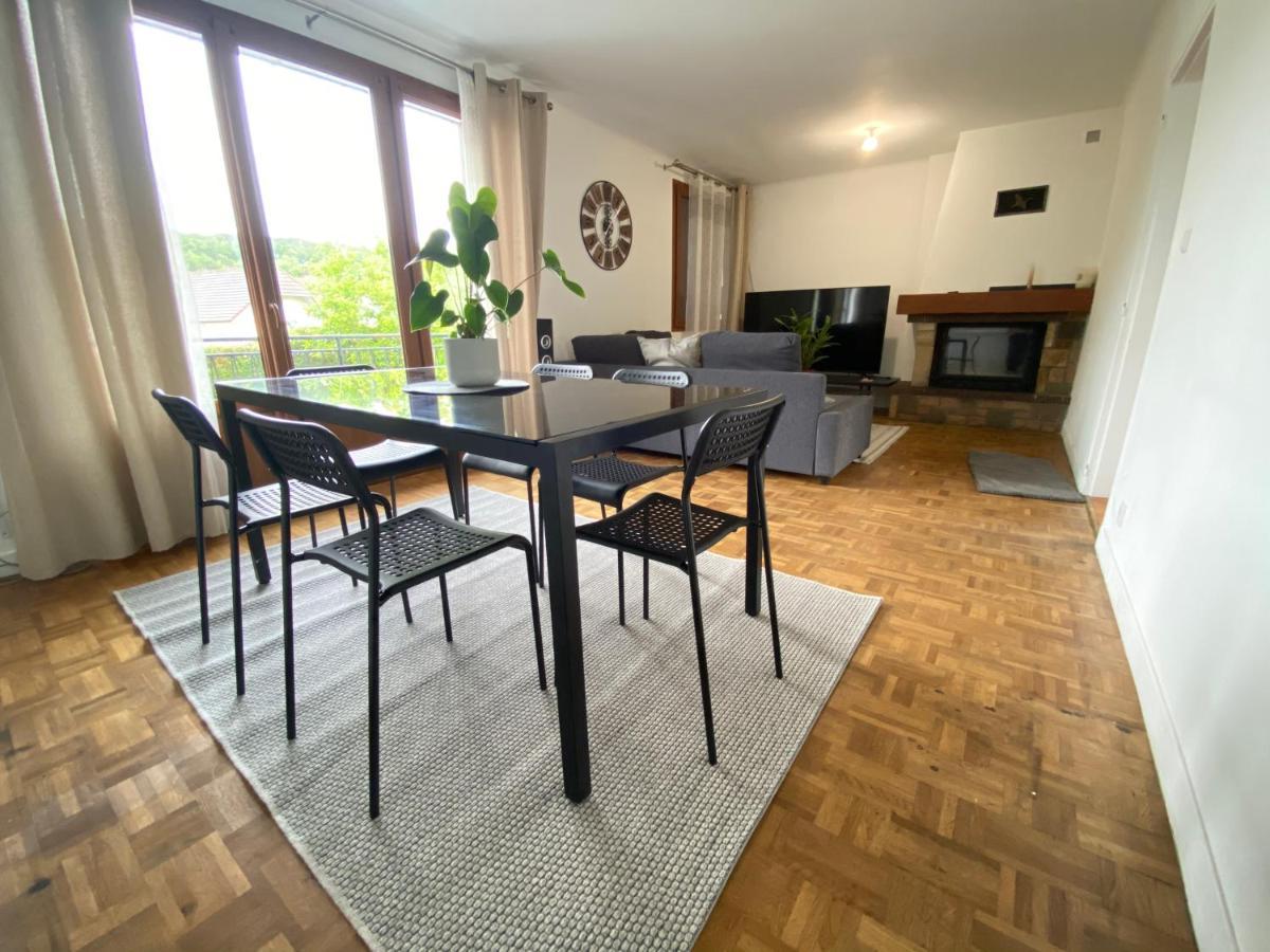 Maison Chaleureuse Avec Un Grand Jardin *